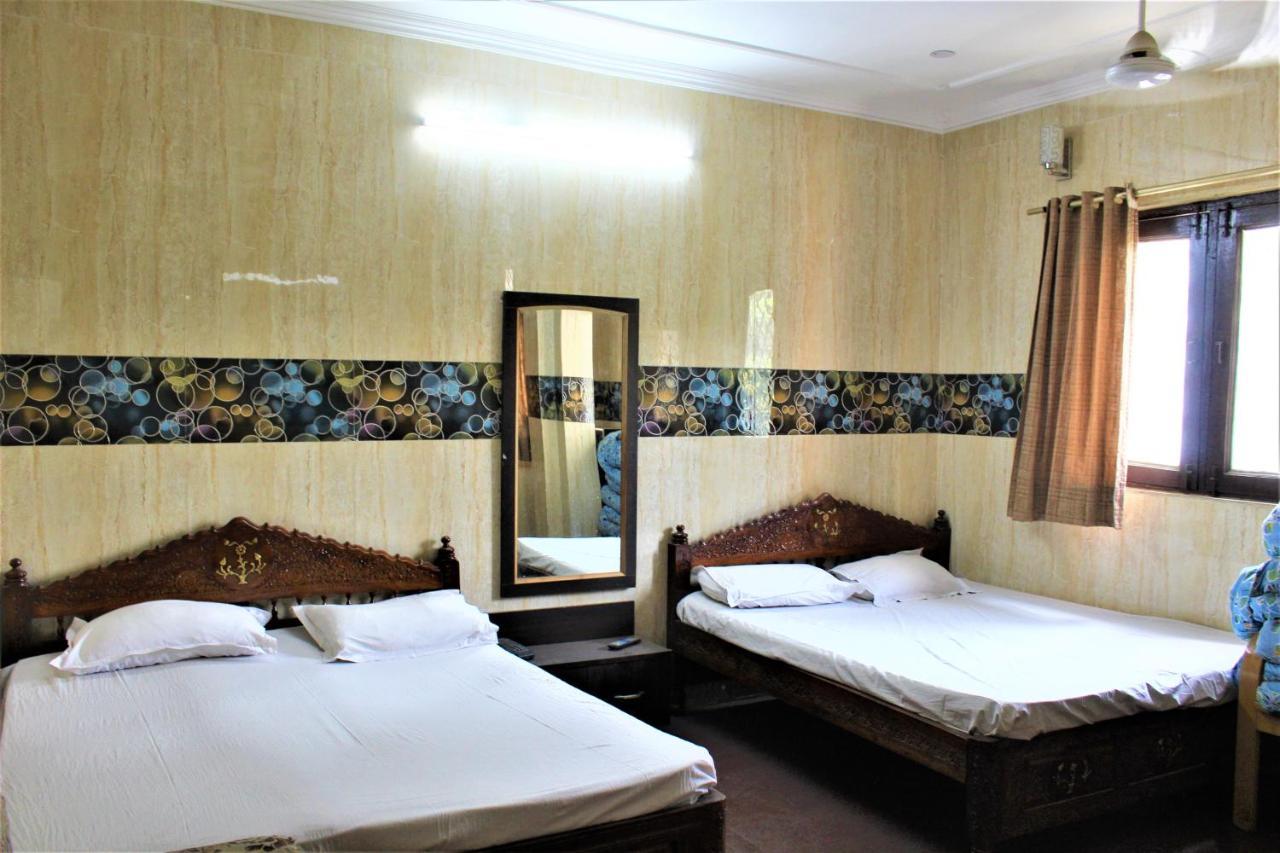 Central Guest House , Walk In Dargah & Markaz New Delhi Exterior photo