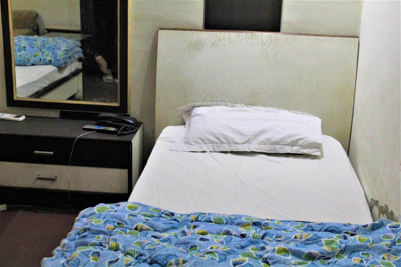 Central Guest House , Walk In Dargah & Markaz New Delhi Exterior photo