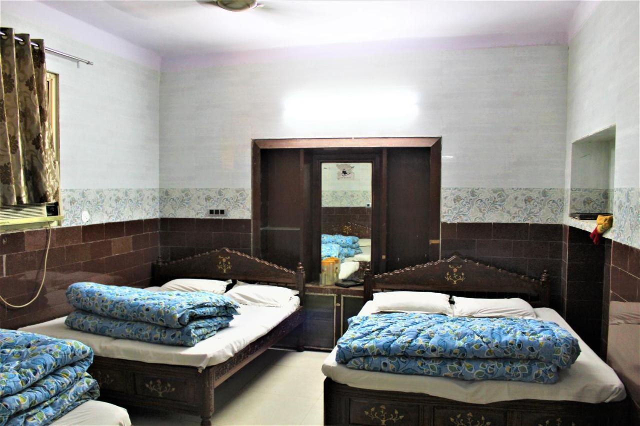 Central Guest House , Walk In Dargah & Markaz New Delhi Exterior photo